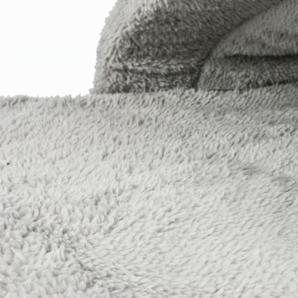 Luxurious Grey Fleece Cat Pouch Bed - Cozy Hideaway for Cats and Kittens