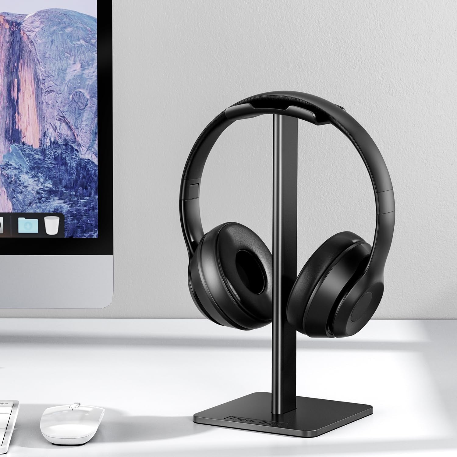 Elevate Your Audio Experience with the Sleek Black Aluminum Headphone Stand - The Ultimate Gaming and Earphone Display Solution